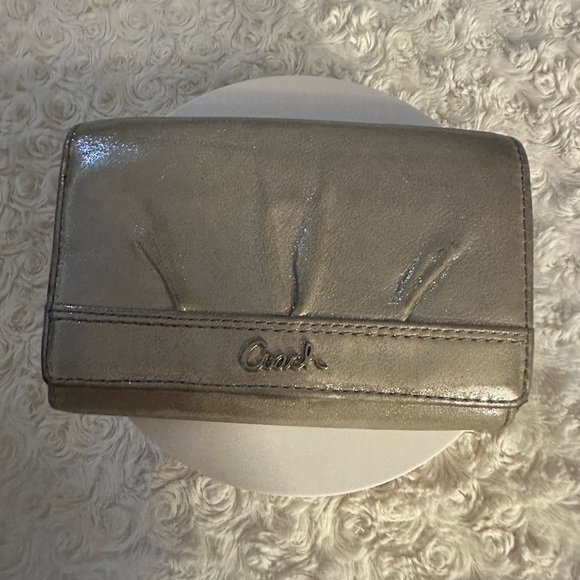 Coach sparkly leather wallet. - Picture 12 of 12